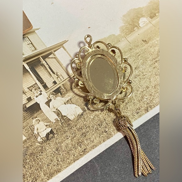SOLD-Vintage WHITING & DAVIS Iridescent Golden Amber Glass Cameo Tassel Pendant - Picture 8 of 11